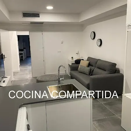 Estudios San Francisco 招待所 3*