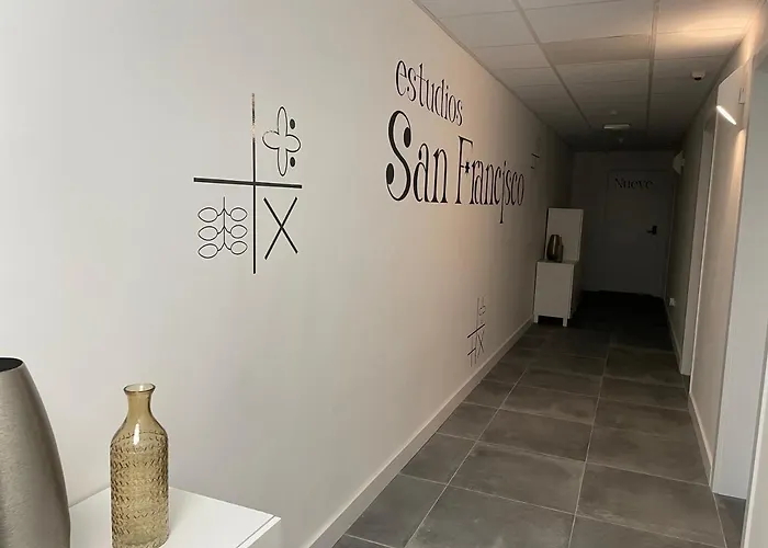 Estudios San Francisco 3*