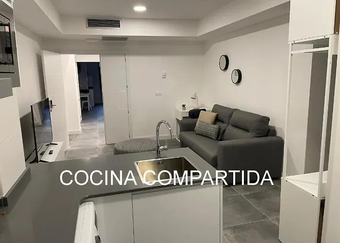 Estudios San Francisco 招待所 3*